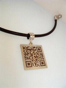 Tekno Charm necklace with QR Code