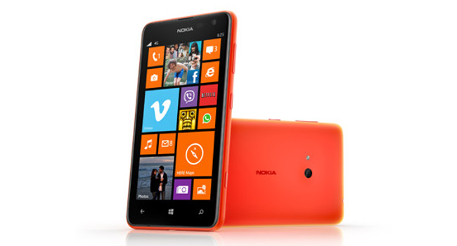 Lumia 625 pose orange