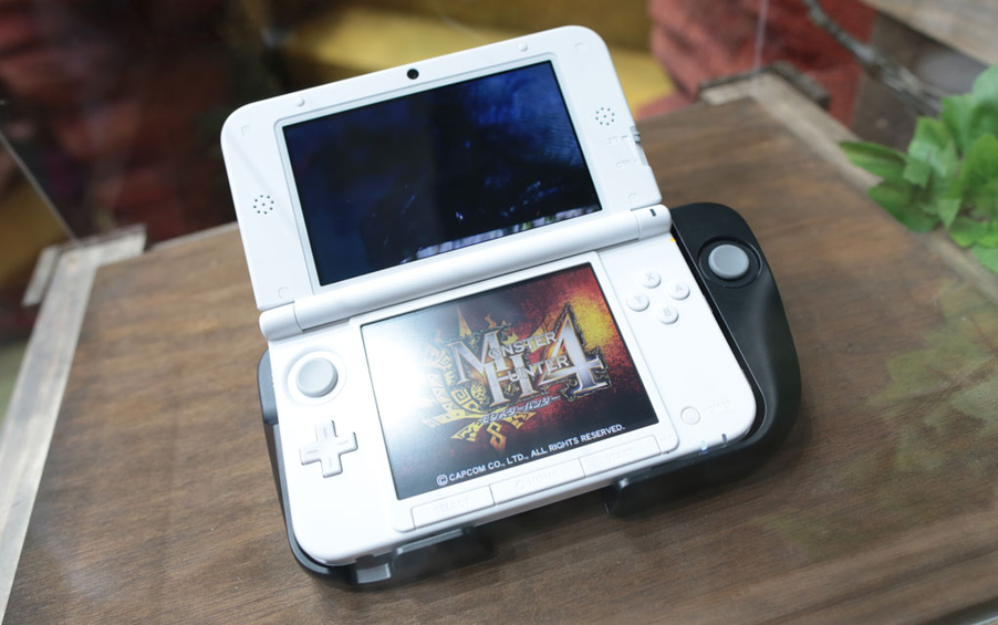 Nintendo 3ds Xl Circle Pad Pro Is A Must Have Accessory For Gamers Gearburn