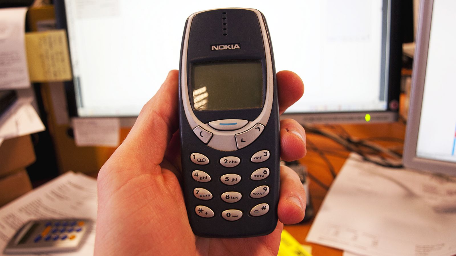 Nokia 6110, playing 2 player Snake with a Nokia 6150 