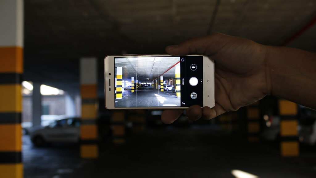 xiaomi redmi 3 viewfinder budget smartphone