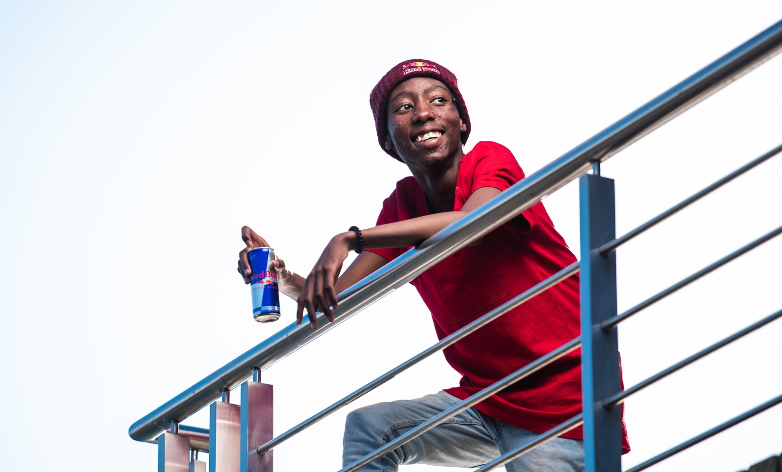 Fritagelse Minister Panda New Red Bull Unfold episode profiles SA esports star Thabo "Yvng Savage"  Moloi - Gearburn